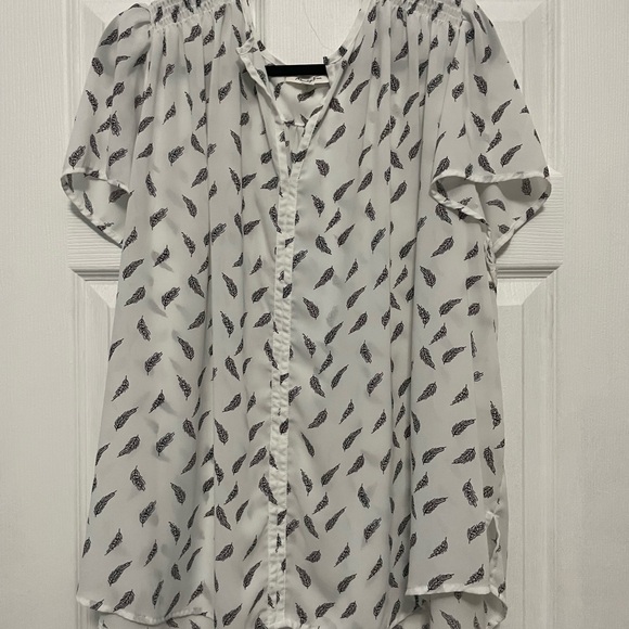 Elegant White Feather Pattern Blouse - Picture 1 of 2
